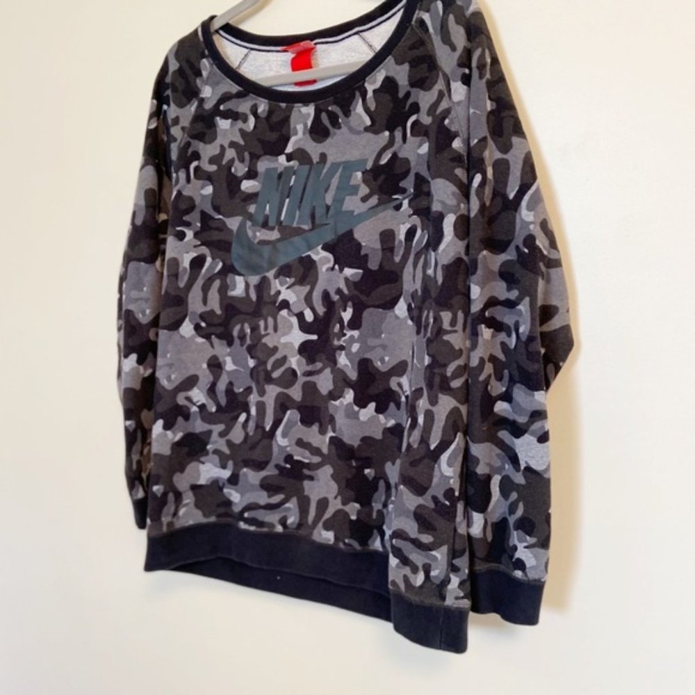NIKE Black & Gray CAMO SWEATSHIRT Nike Swoosh LOGO